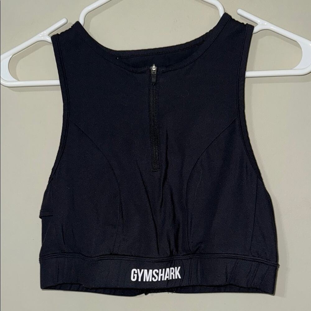 Gymshark non stop sports bra black size medium size pocket zips front clasps bck